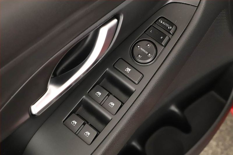 Hyundai i30 (2021) Comfort 1.0 T-GDI, ČR,1.maj - fotka 10 z 13