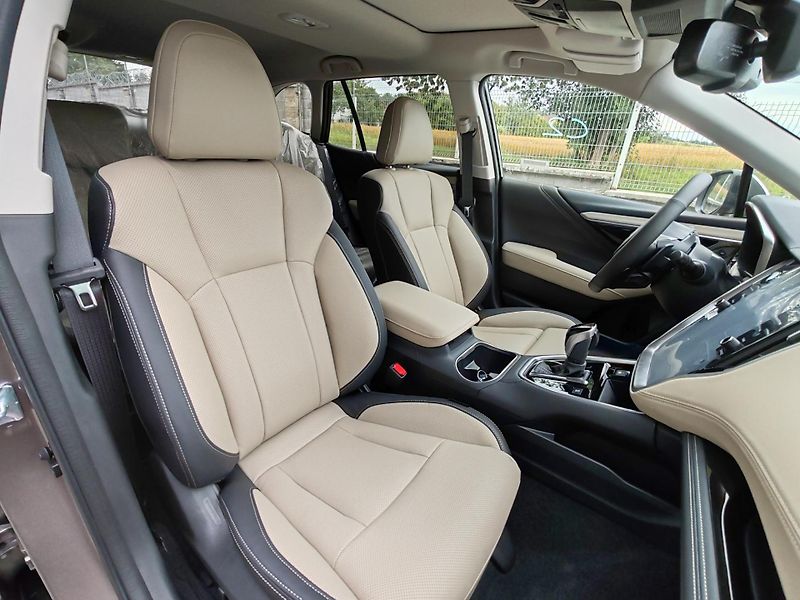Subaru Outback (2025) 2,5 Touring 4x4 - fotka 7 z 8