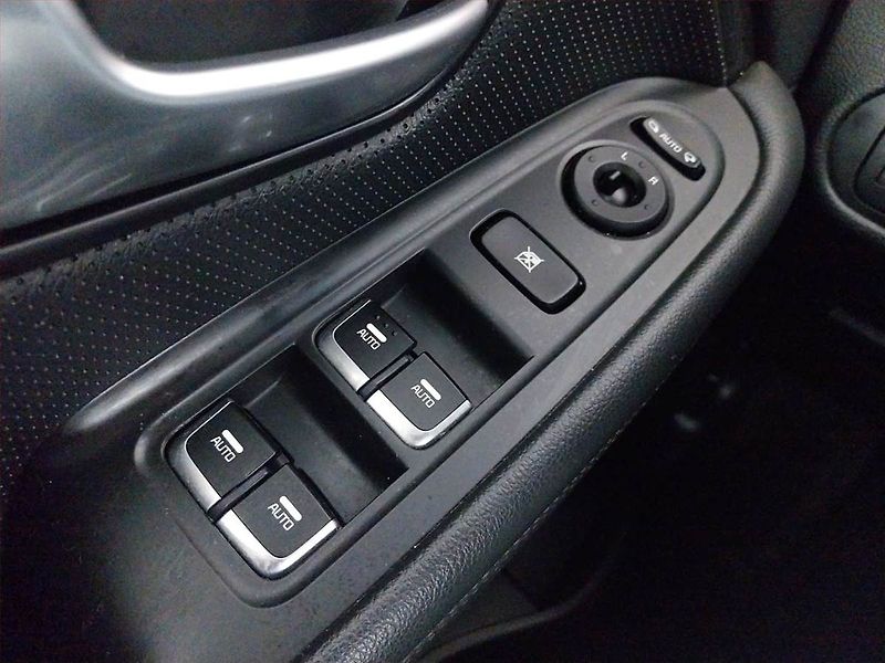 Kia Carens (2016) 1.6 GDI, Serv.kniha, Tempomat - fotka 17 z 18