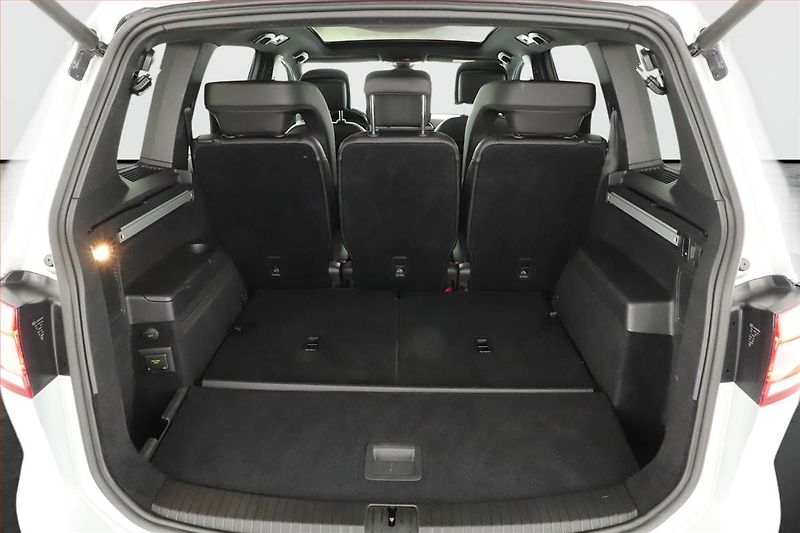 Volkswagen Touran (2020) R-Line 2.0 TDI, Automat - fotka 11 z 20