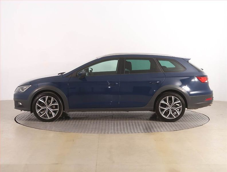Seat Leon (2017) X-Perience 2.0 TDI, 4X4 - fotka 3 z 22