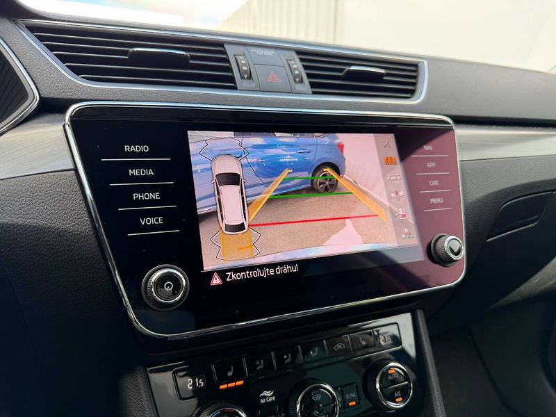 Škoda Superb combi 2,0 TDI 110 kW 7° DSG - fotka 17 z 30