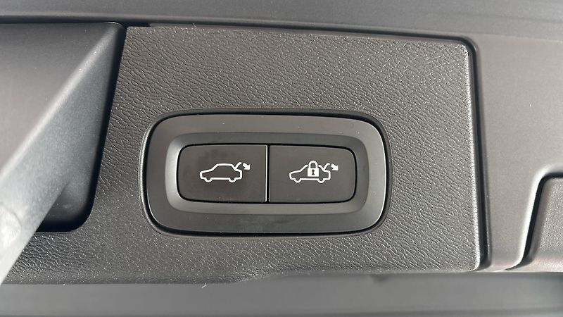 Volvo XC60 2.0 T6 AUT AWD Recharge Inscri - fotka 20 z 33