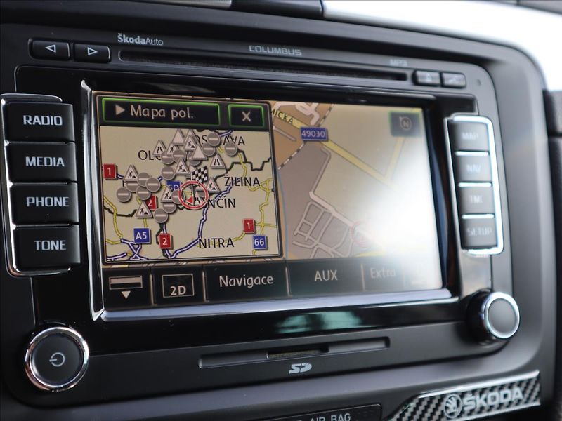 Škoda Superb 2,0 TDi 4x4 Elegance Navi CZ - fotka 17 z 34