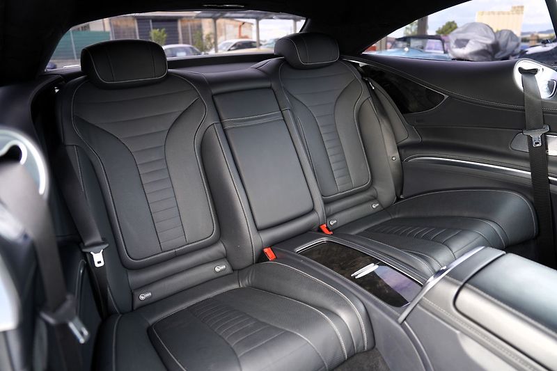 Mercedes-Benz Třídy S S 500 4Matic Coupe AMG - fotka 32 z 48