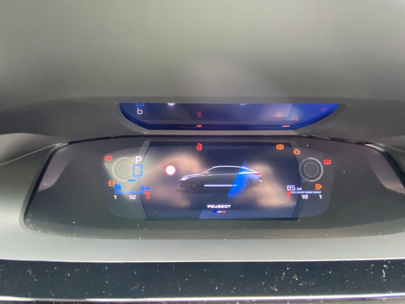 Peugeot 408 (2026) GT Plug-in HYBRID 240 e-DCS7 - fotka 13 z 22