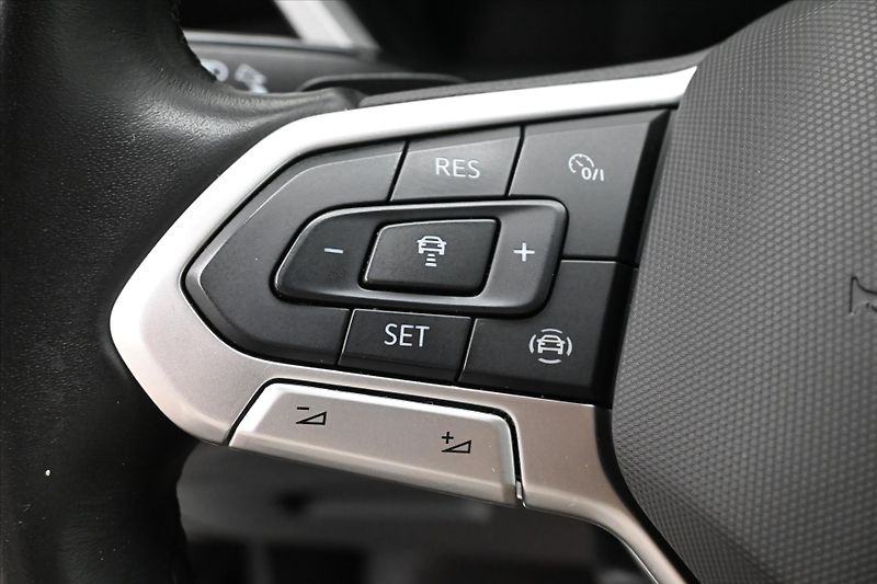 Volkswagen Touran 2,0 TDI 110kW DSG LED TAŽNÉ Zá - fotka 24 z 32