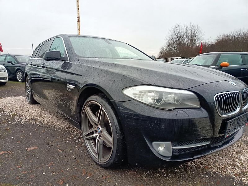 BMW Řada 5 (2011) 535i xDrive - fotka 13 z 50