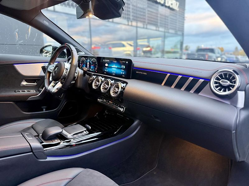 Mercedes-Benz CLA (2020) 45 4MATIC+ kupé - fotka 39 z 46