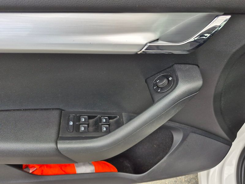 Škoda Octavia (2019) Ambition PLUS 1.6 TDI 85kW Com - fotka 11 z 26