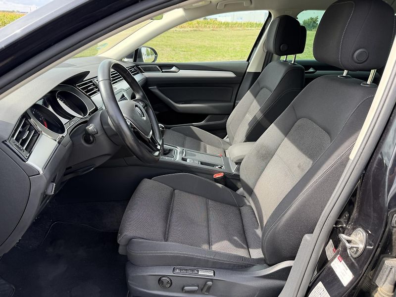 Volkswagen Passat 2.0 TDI MASÁŽ NAVIGACE TAŽNÉ - fotka 10 z 40