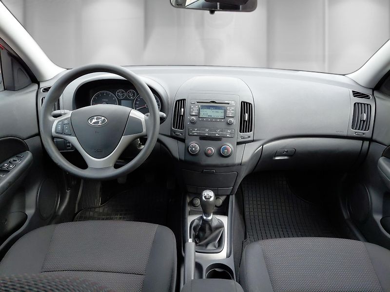 Hyundai i30 (2010) 1.4CVVT  - fotka 20 z 25