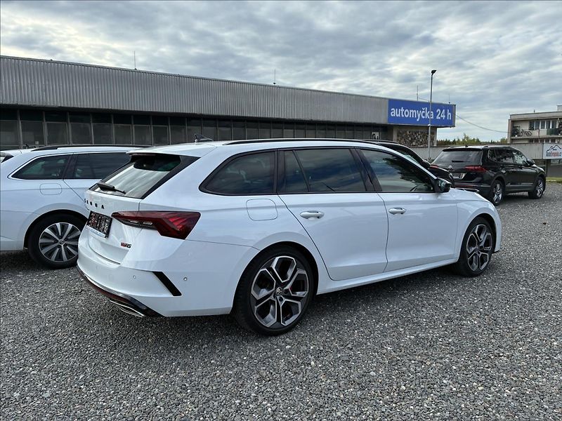Škoda Octavia 2,0 RS,KŮŽE,HEAD-UP,EL.KUFR - fotka 7 z 34
