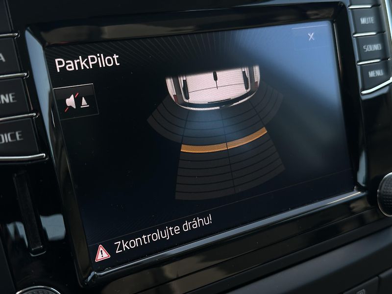 Škoda Yeti (2016) 1.4TSI/92kW*1.Maj.*DSG* 4x2 - fotka 18 z 40