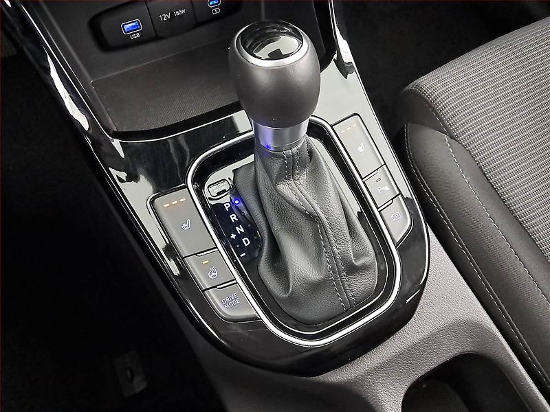 Hyundai i30 (2025) Family Smart 1.0 T-GDI - fotka 13 z 19