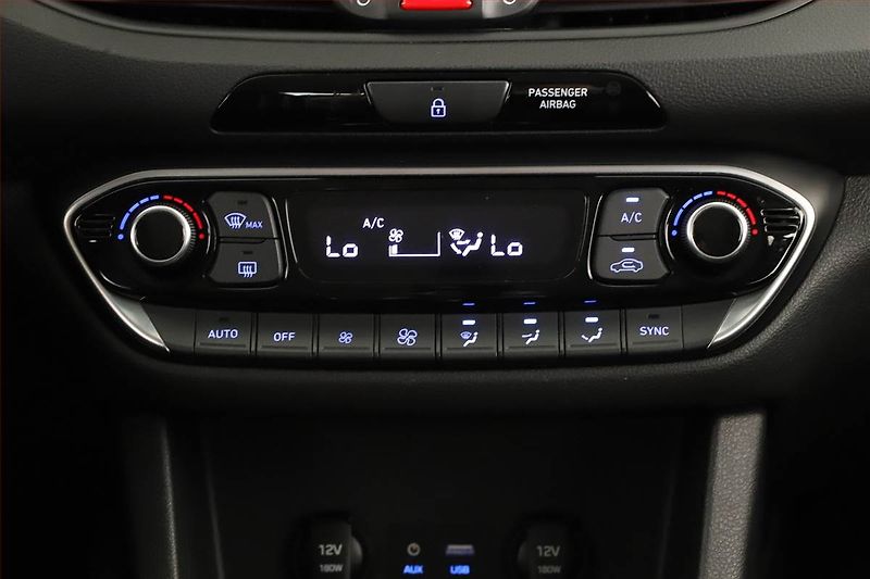 Hyundai i30 (2020) 1.4 T-GDI, ČR,1.maj - fotka 12 z 20