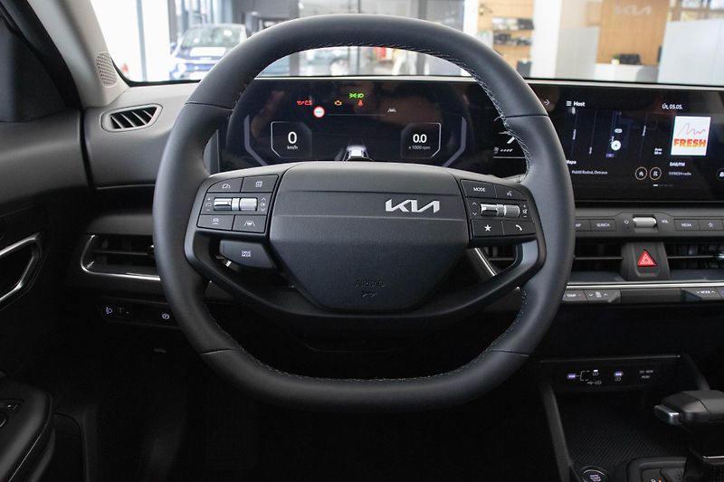 Kia K4 Sportswagon 1,6 T-GDi GPF 7DCT EXCLUSIVE - fotka 9 z 16