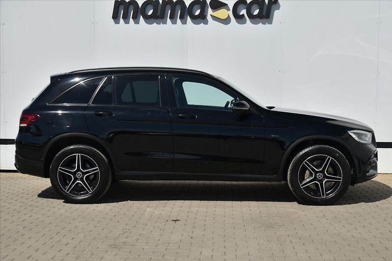Mercedes-Benz GLC 300de 4MATIC AMG SERVIS.KNIHA - fotka 8 z 31