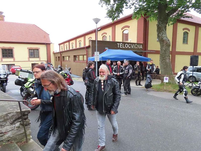 Motorkářské požehnání v Chýnově na Táborsku se konalo už posedmé v sobotu 18. května odpoledne.