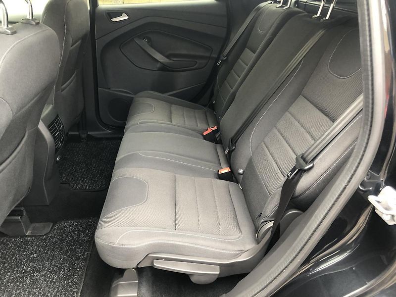 Ford Kuga (2015) 1,5 110kW 1.majitel pěkný stav - fotka 43 z 63