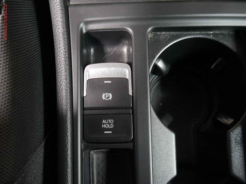 Volkswagen Golf (2019) 1.0 TSi, Comfortline, TZ - fotka 22 z 23
