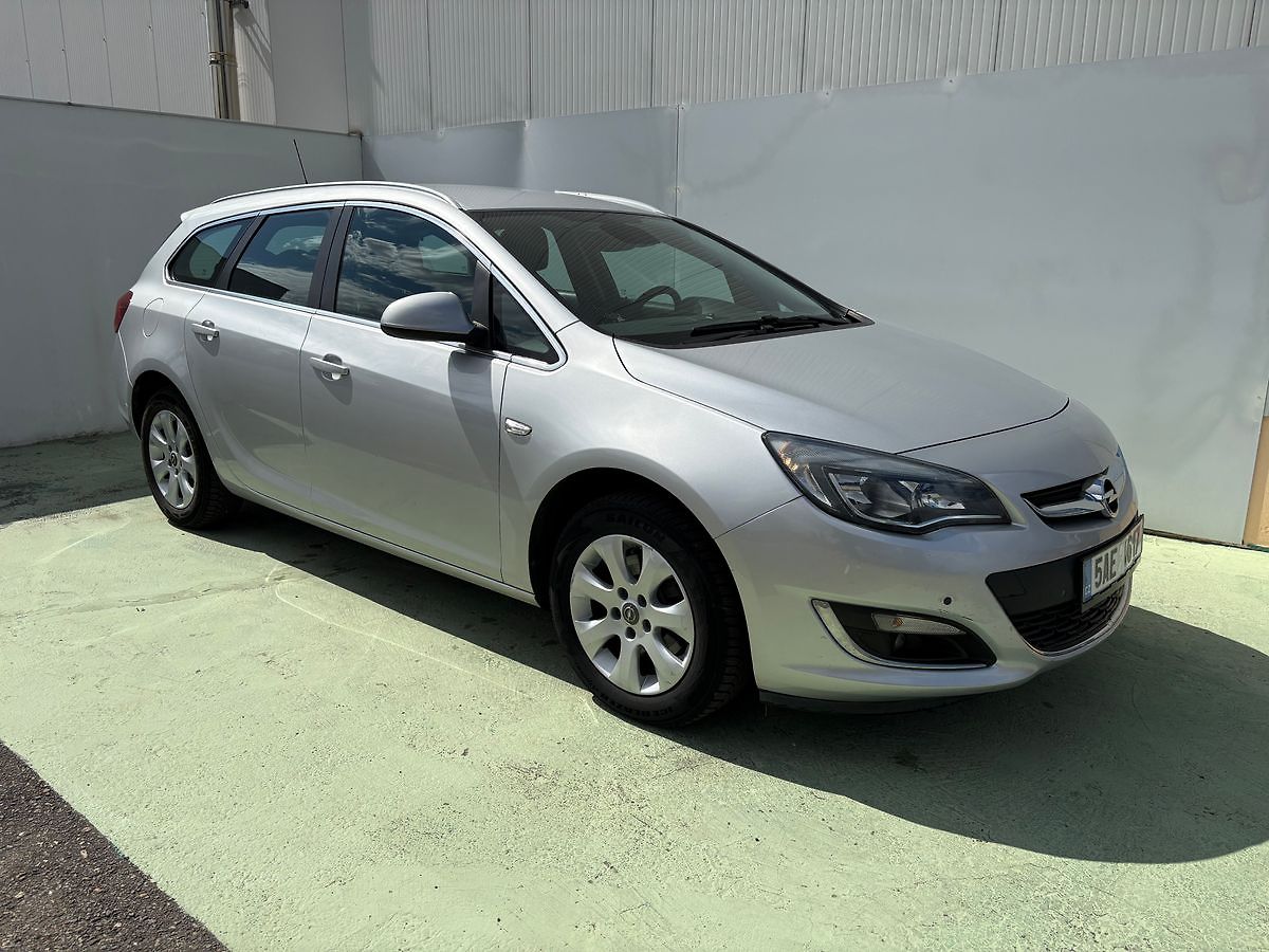 Opel Astra 1,6, 81kW Sports Tourer, Tažné