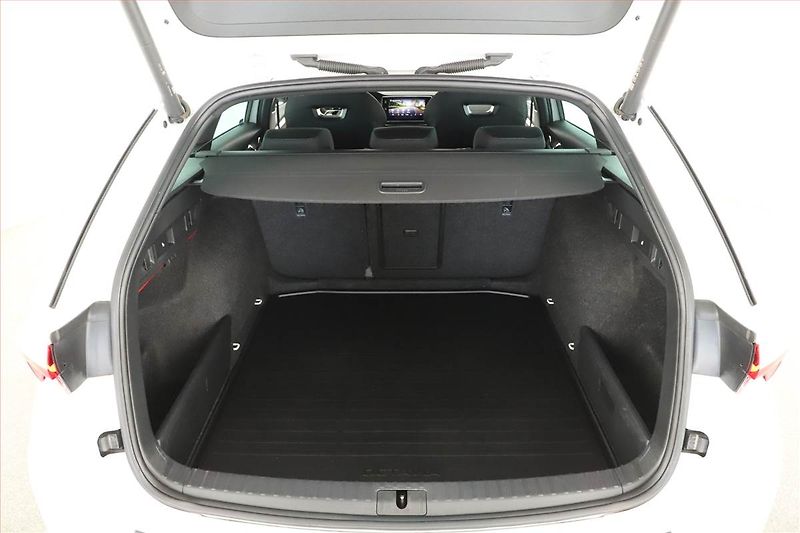 Škoda Octavia (2022) Style 2.0 TDI, Automat, ČR - fotka 16 z 17