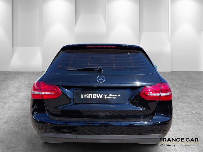 Mercedes-Benz Třídy C (2016) 220 D 125 kW Black Edition - fotka 6 z 23