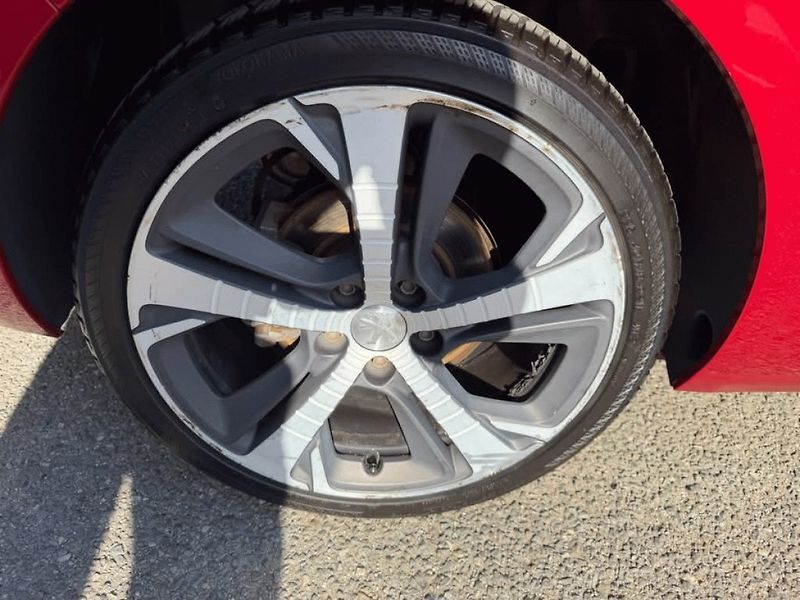Peugeot 308 (2019) SW GT LINE 1,2 130K - fotka 29 z 45