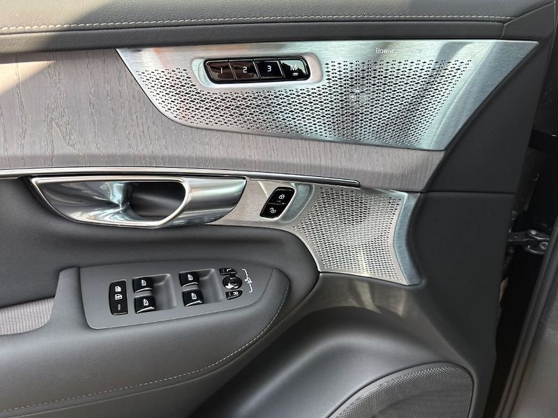 Volvo XC90 Ultra Bright T8 AWD 299kW - fotka 20 z 28
