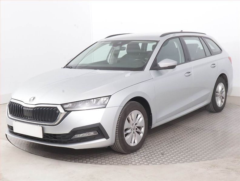 Škoda Octavia (2023) Ambition 2.0 TDI, ČR,1.maj - fotka 2 z 15