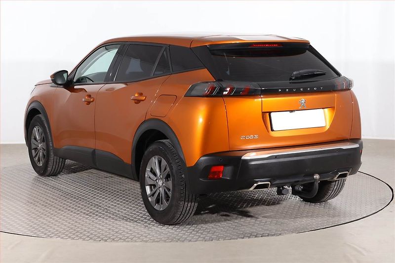 Peugeot 2008 (2020) 1.2 PureTech, Serv.kniha, Navi - fotka 4 z 26