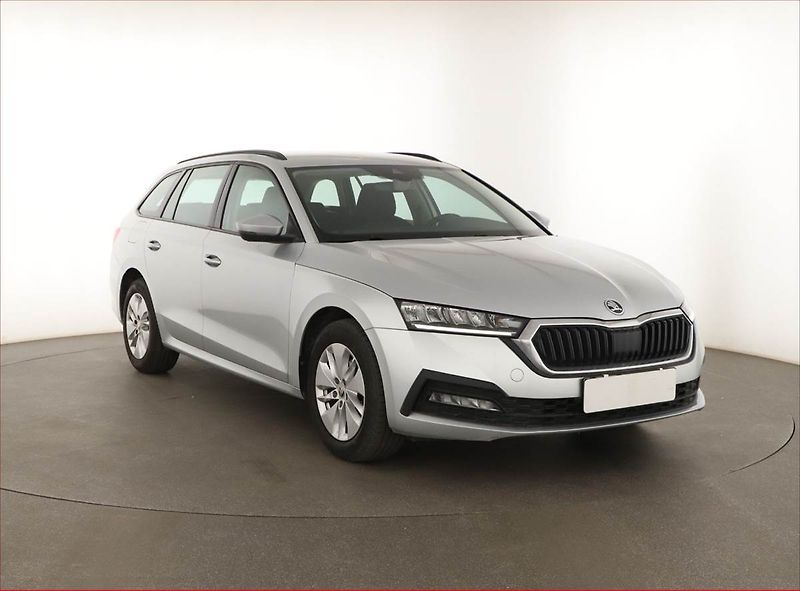 Škoda Octavia (2022) Ambition 2.0 TDI, ČR,1.maj - fotografie inzerátu
