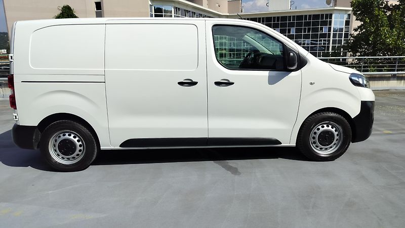 Opel Vivaro e, L2, 75kWh - fotka 8 z 22