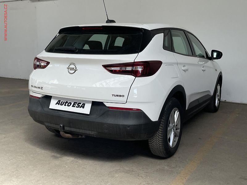 Opel Grandland X (2018) 1.2T, Edition, TZ - fotka 4 z 16