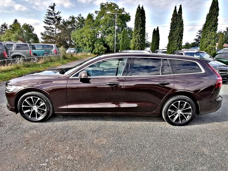 Volvo V60 (2021) 2.0 B4 145kW A/T Kůže - fotka 6 z 27
