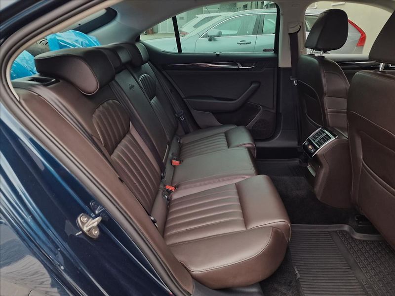 Škoda Superb 2.0TDI 140kW L&K 4x4 DSG, ČR - fotka 15 z 50