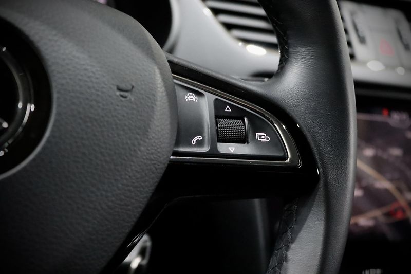 Škoda Octavia 3 FL Combi 1.4 TSI 110 kW DSG - fotka 23 z 29