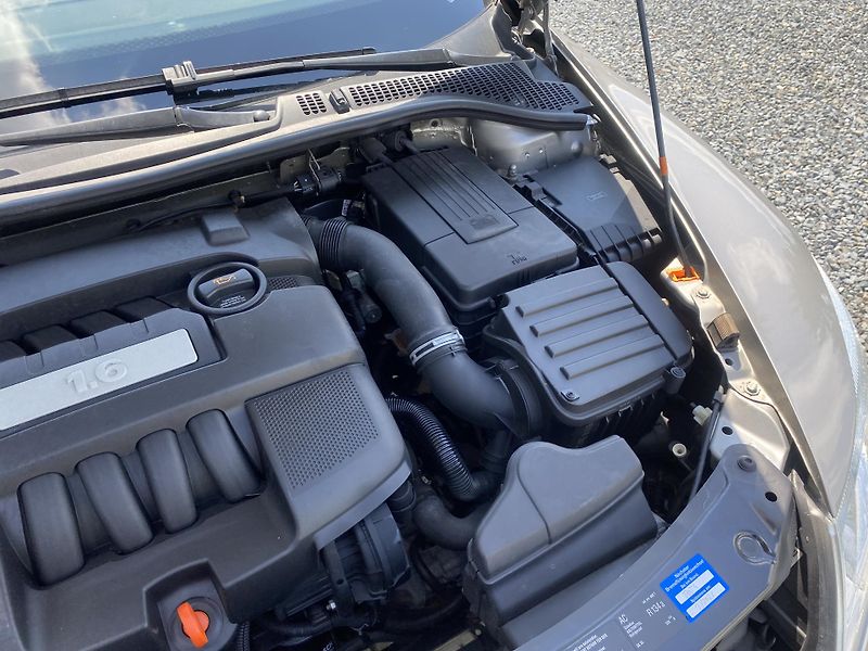 Škoda Octavia 1.6i 75kW - KLIMATIZACE - PDC - fotka 34 z 35
