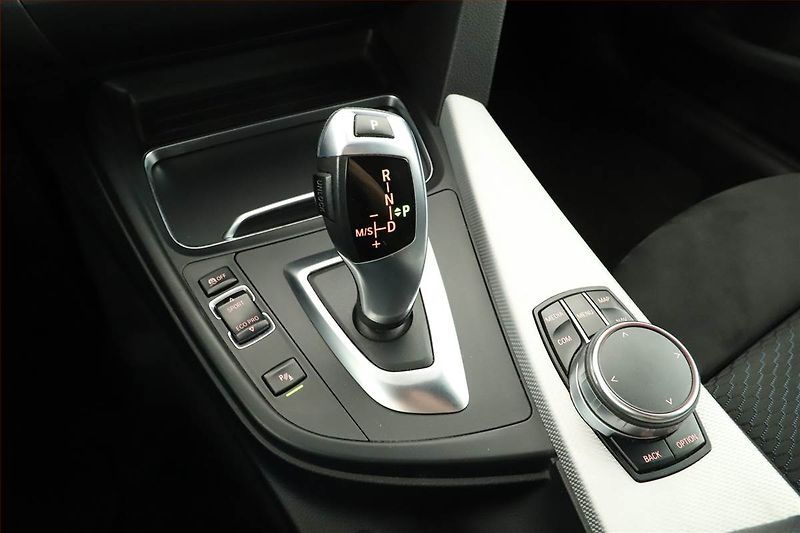 BMW Řada 4 (2018) M Paket 420d, 4X4, Automat - fotka 10 z 19