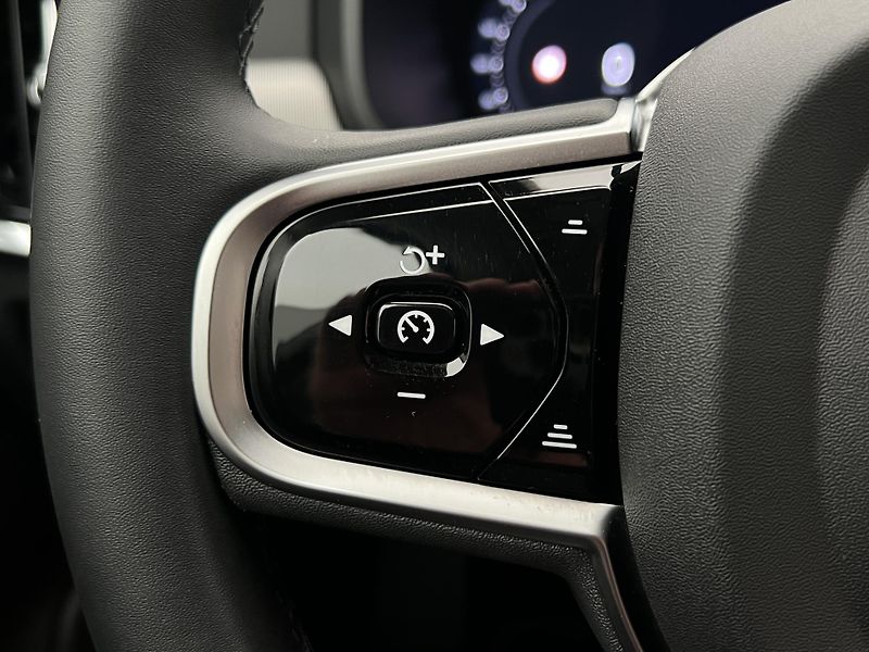 Volvo V90 T6 AWD RECHARGE BRIGHT PLUS  - fotka 23 z 46