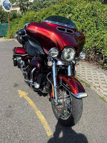 Harley-Davidson FLHTKSE ULTRA LIMITED CVO (2013) - fotka 11 z 16