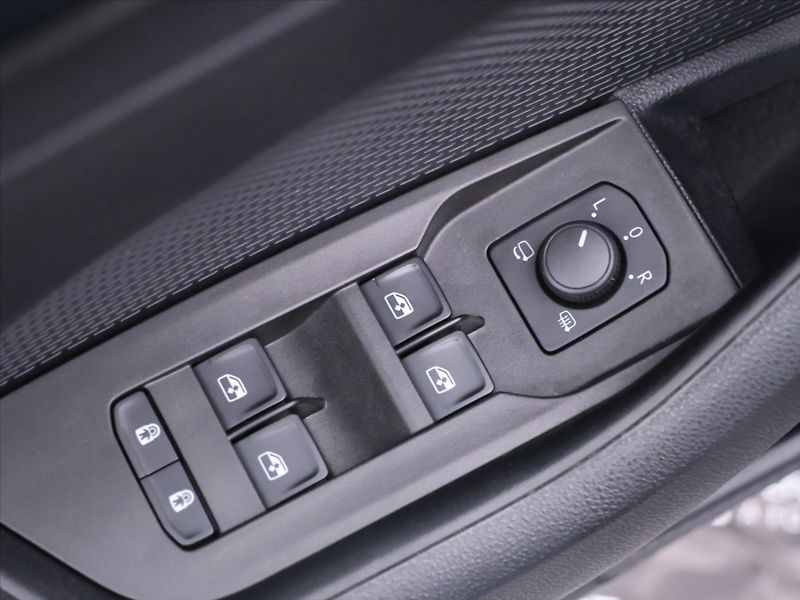 Škoda Octavia 2,0 TDI 110kW DSG LED Clever D - fotka 16 z 36