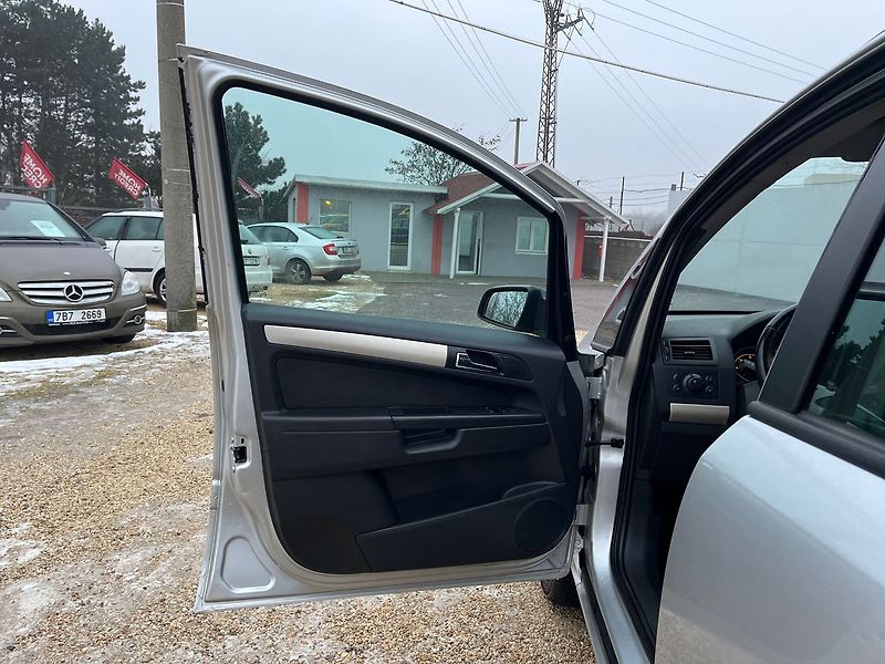 Opel Zafira 1.9cdti 88kw+7.míst - fotka 10 z 29