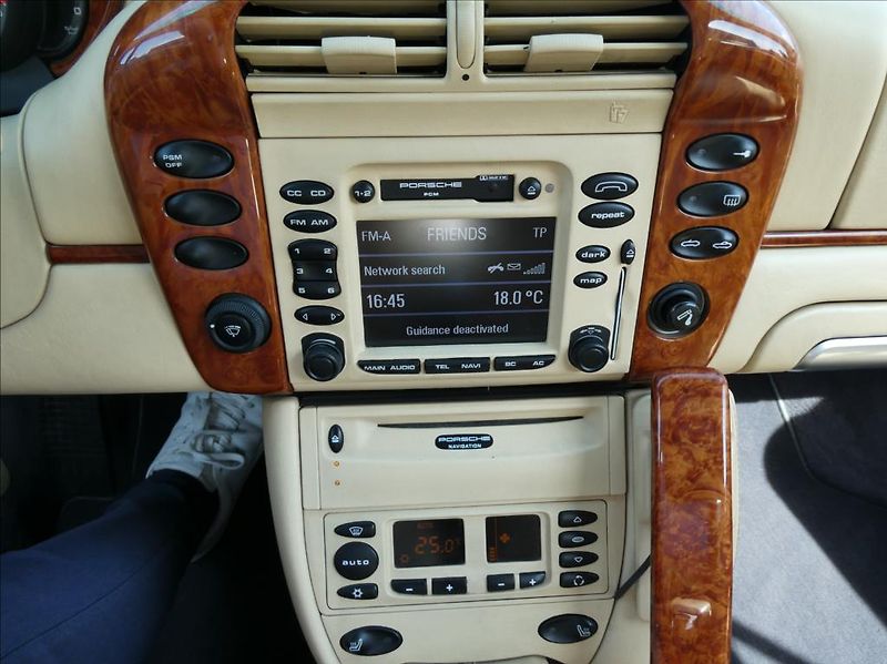 Porsche 911 3,6 Carrera 4 Cabrio,4x4,Autom - fotka 24 z 29
