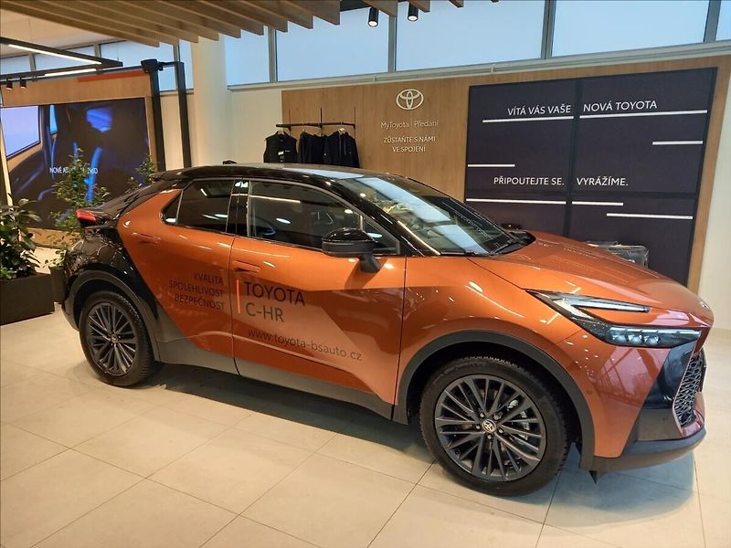 Toyota C-HR 2,0 Tokyo Edition  PHEV - fotka 6 z 14