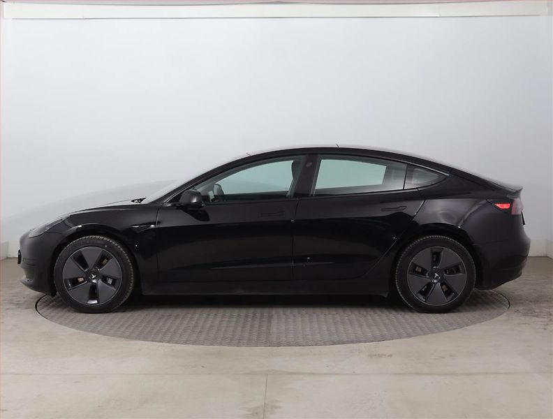 Tesla Model 3 (2023) Standard Range LFP, SoH 96% - fotka 3 z 23