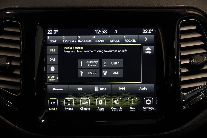 Jeep Compass 1,4T,ČR,4x4,Limited,BEATS - fotka 27 z 32
