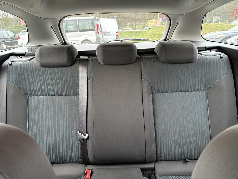 Opel Astra 2.0 D - fotka 14 z 19