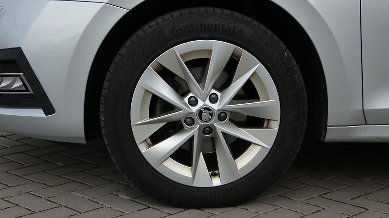 Škoda Octavia 2,0 TDI Style DSG 110 kW - fotka 23 z 24